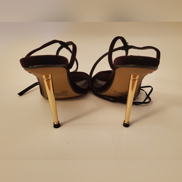 NWT EXPRESS Velvet Strappy Stiletto Heel in Burgundy Sz 6.5 - Picture 2 of 5